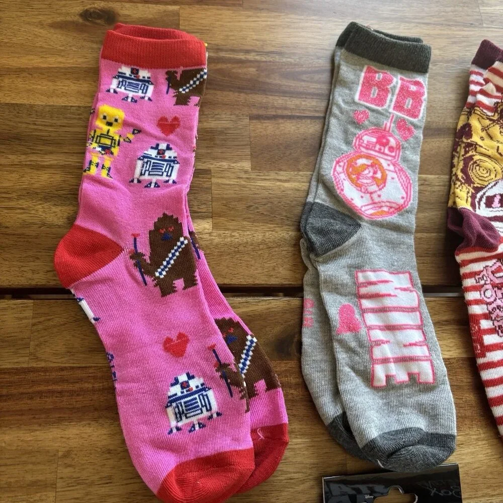 Disney Star Wars 3 Pairs Of Socks Women’s Size 4-8 BB 8 /C3PO / R2D2 DAMAGED BOX